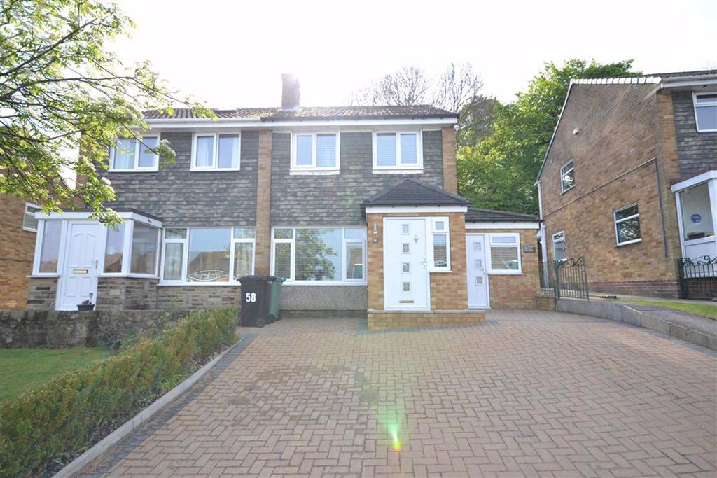 Severn Drive, Garforth, Leeds, LS25 3 bed semi-detached house - £300,000