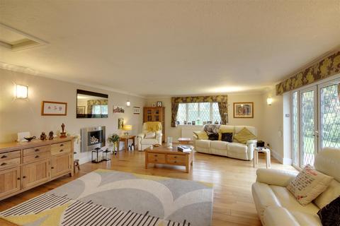 16 Elveley Drive, West Ella, Hull, HU10 7RU