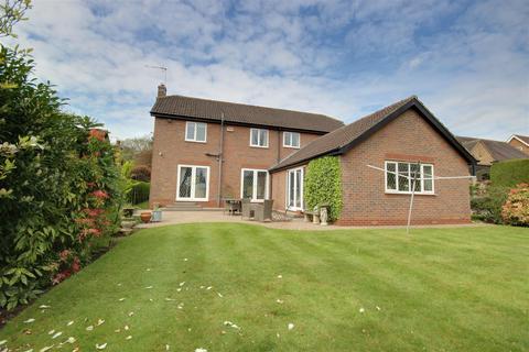 16 Elveley Drive, West Ella, Hull, HU10 7RU