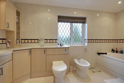 16 Elveley Drive, West Ella, Hull, HU10 7RU