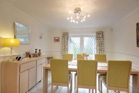 16 Elveley Drive, West Ella, Hull, HU10 7RU