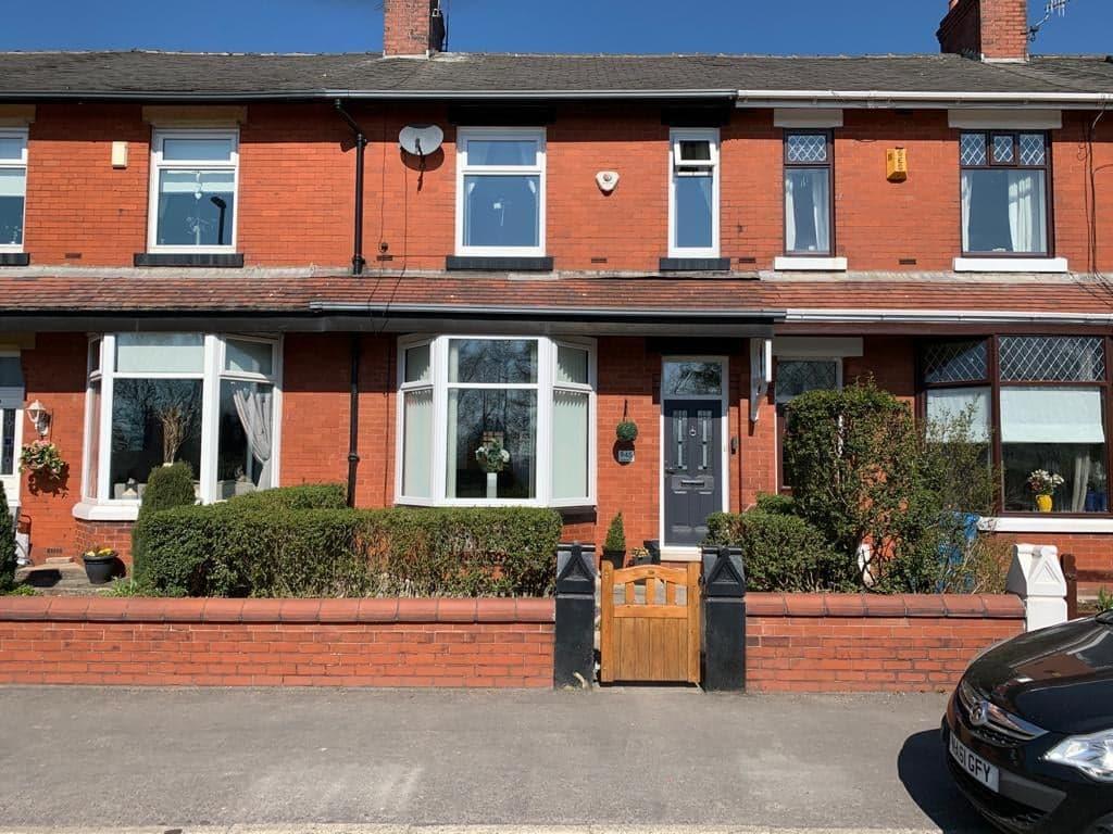 Huddersfield Road, Scouthead, Oldham 2 bed terraced house £235,000
