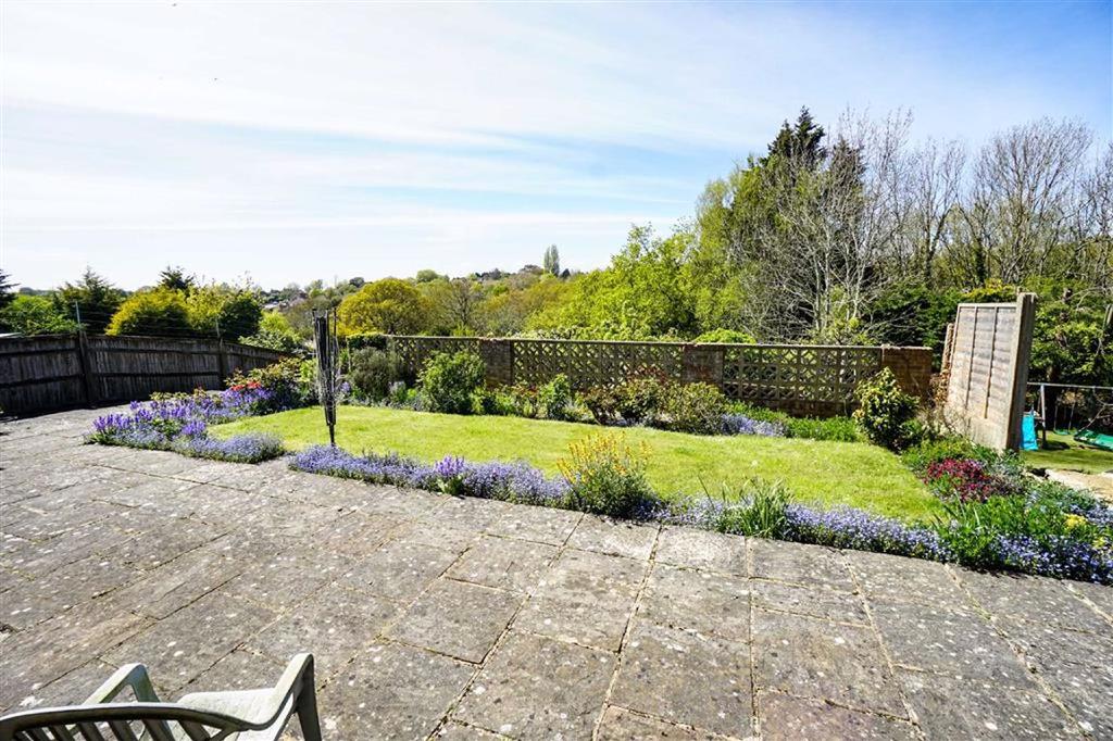 Fern Road, St. Leonardsonsea, East Sussex 4 bed detached house £440,000