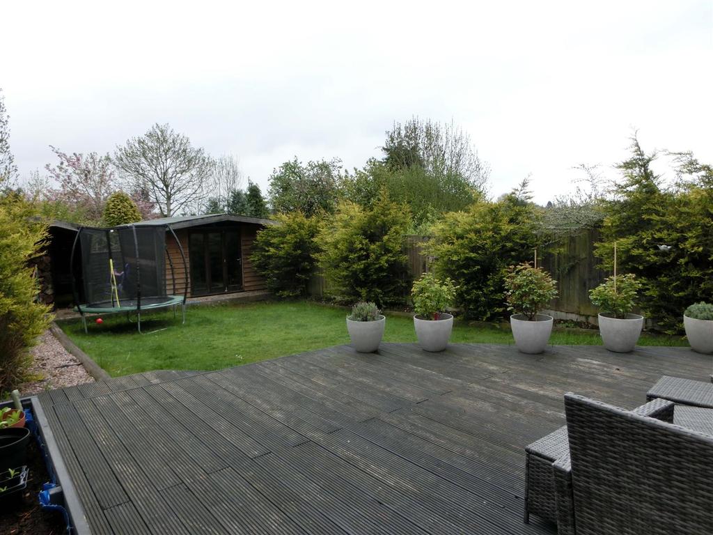 Douglas Road 29 garden 2.jpg