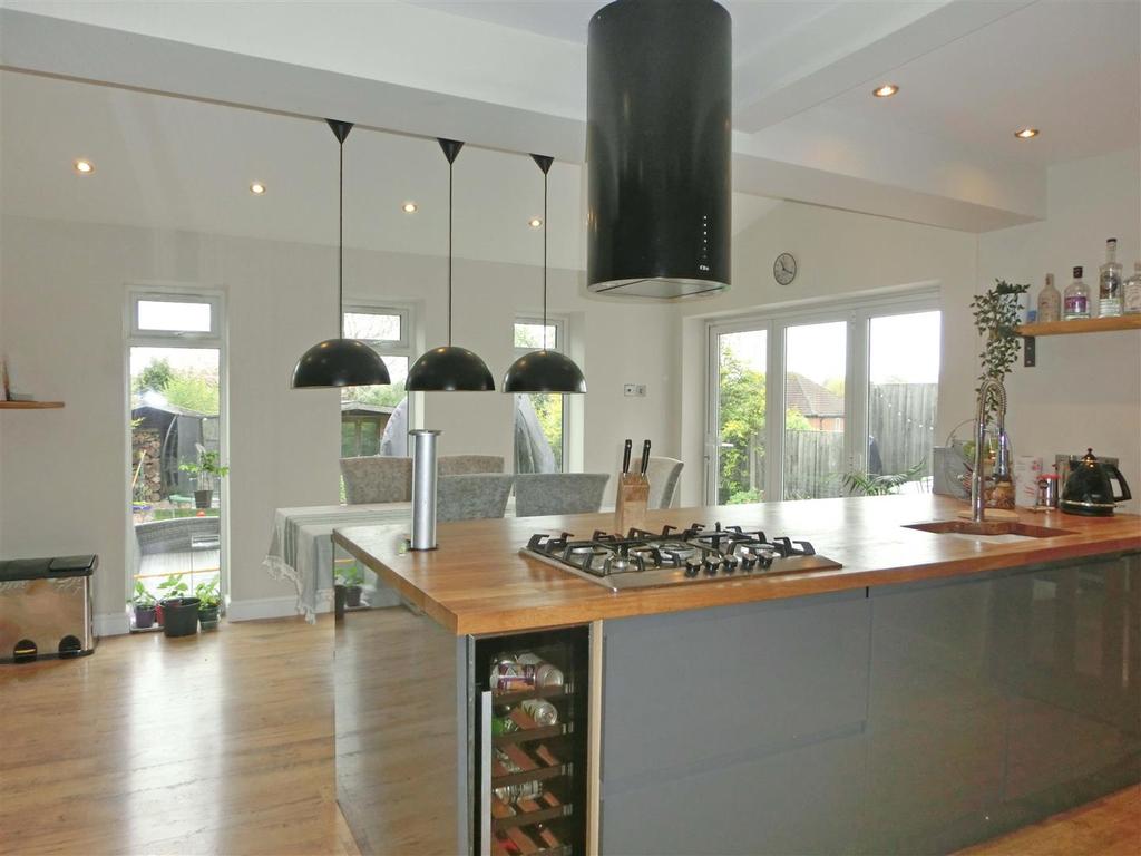 Douglas Road 29 kitchen 3.jpg