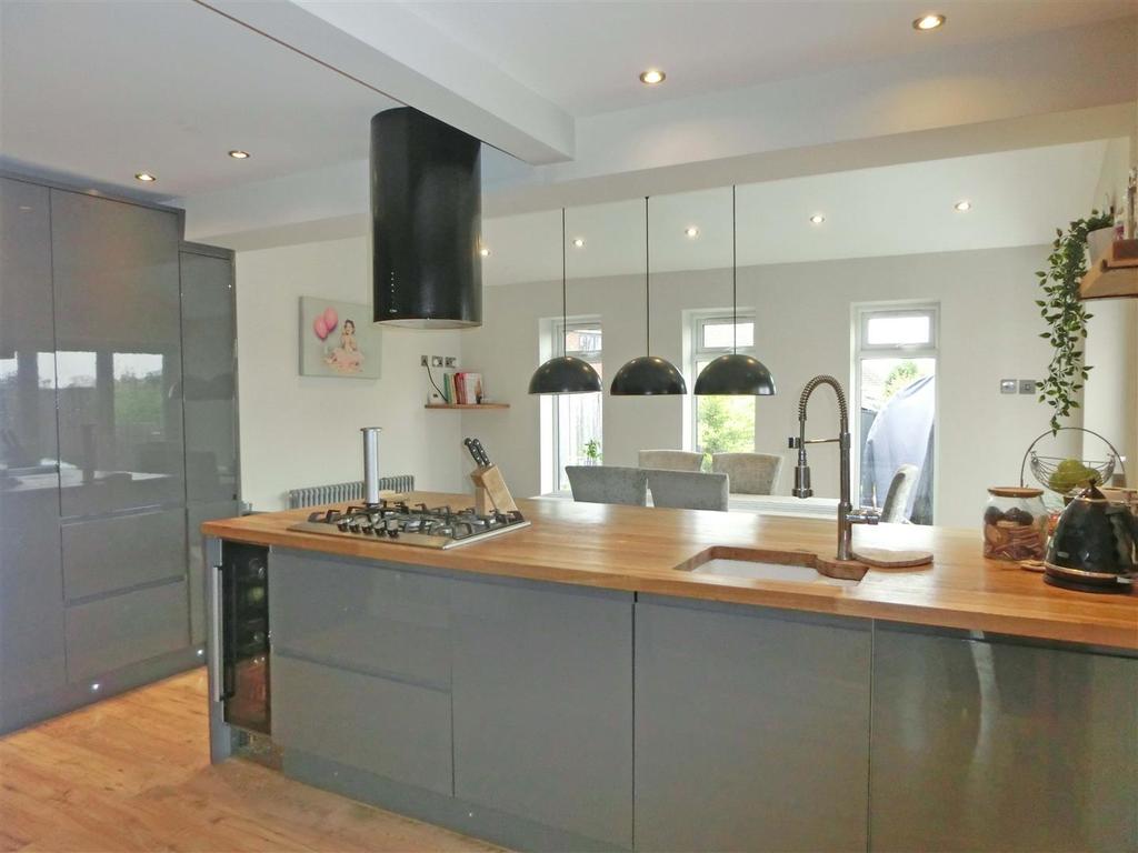 Douglas Road 29 kitchen 2.jpg
