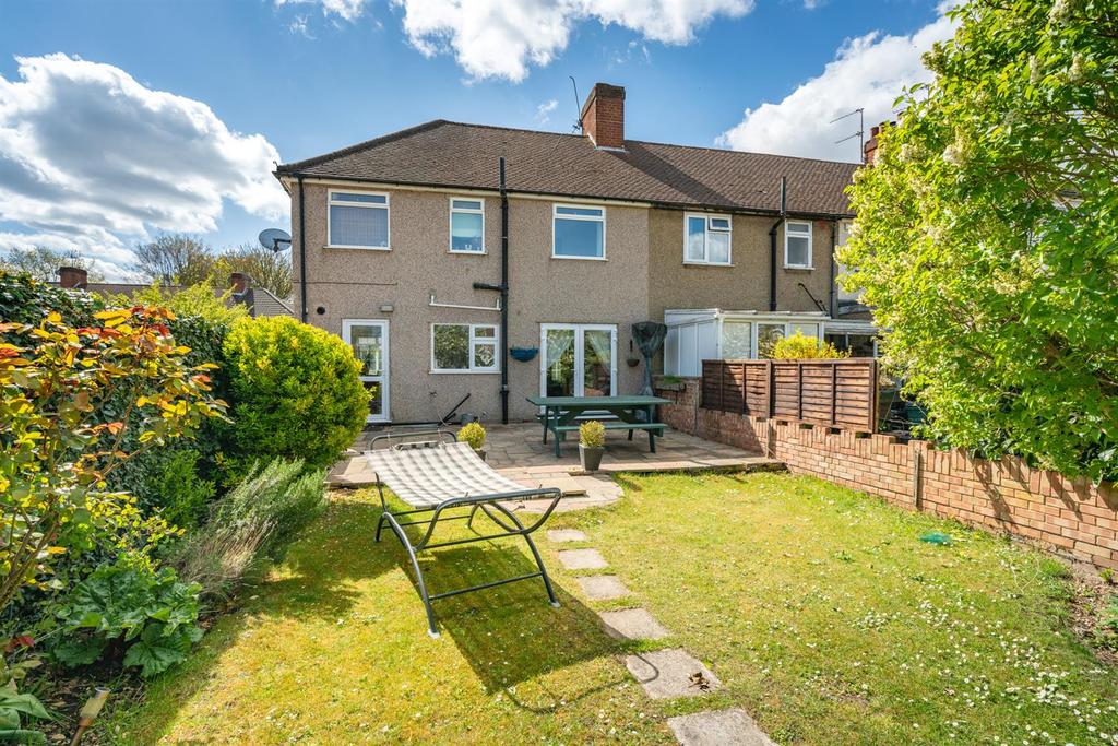 Fern Way, Watford 4 bed end of terrace house £550,000
