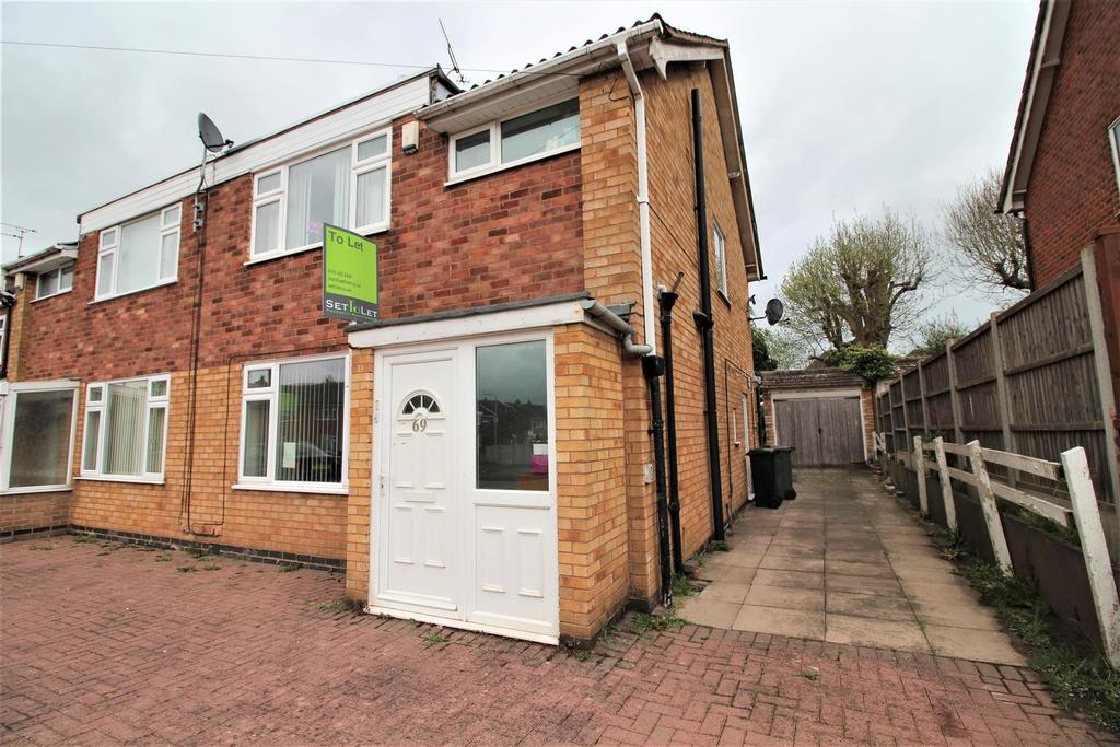 Turner Rise, Oadby, Leicester 3 bed house £950 pcm (£219 pw)