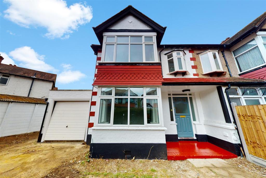 Rosslyn Crescent, WEMBLEY 4 bed semidetached house £625,000