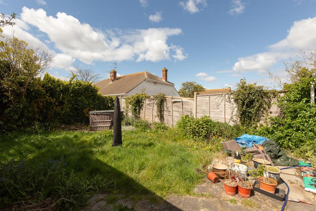 Park Avenue, Birchington 4 bed detached bungalow £375,000