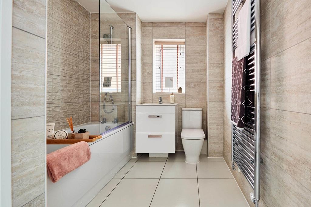 Main family bathroom