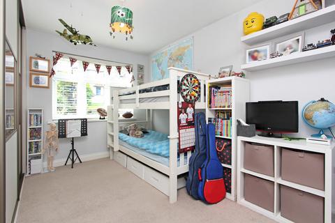 31 Sandall Close, London, W5 1JF