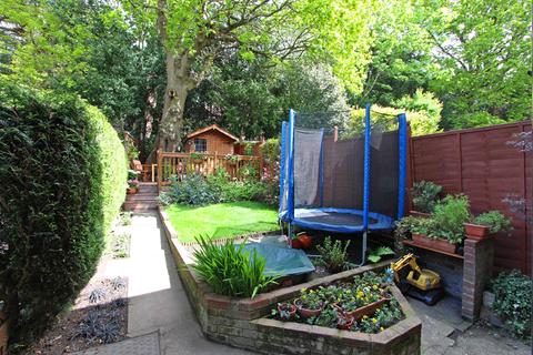31 Sandall Close, London, W5 1JF