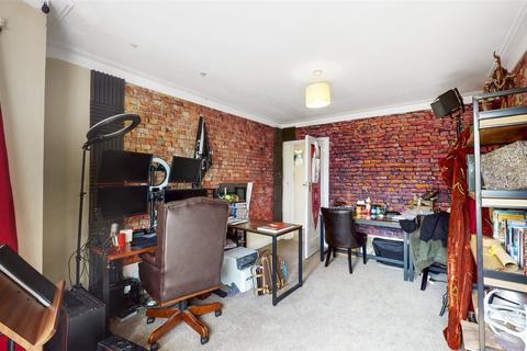 3 bedroom apartment for sale, Ealing Village, Ealing, London, W5