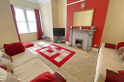 10 Apsley Crescent, Bradford, BD8 7EY