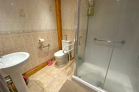 10 Apsley Crescent, Bradford, BD8 7EY