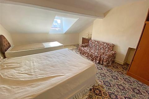 10 Apsley Crescent, Bradford, BD8 7EY