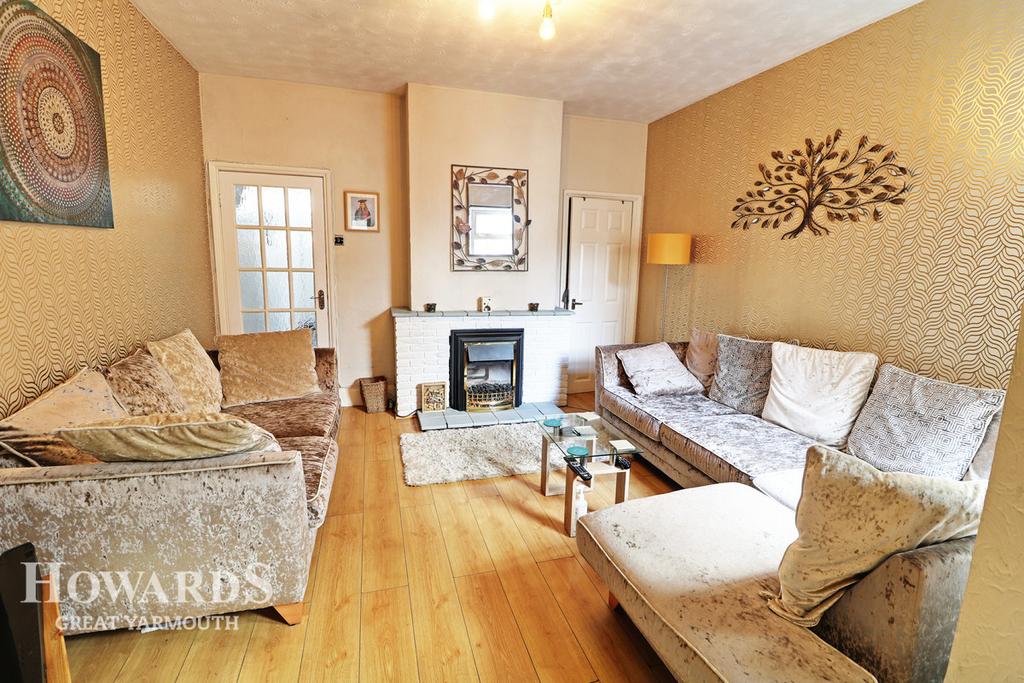 Hamilton Road, Great Yarmouth 3 bed terraced house £175,000
