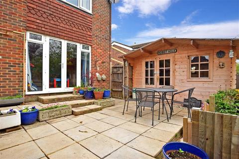 16 Hatch End, Forest Row, RH18 5DU