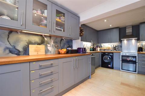 16 Hatch End, Forest Row, RH18 5DU