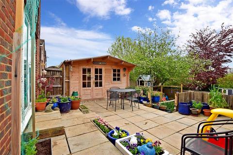 16 Hatch End, Forest Row, RH18 5DU