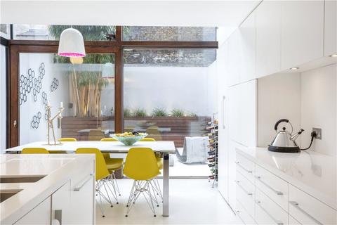 71 Buttesland Street, London, N1 6BY