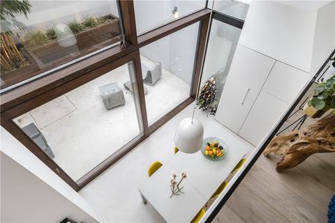 71 Buttesland Street, London, N1 6BY