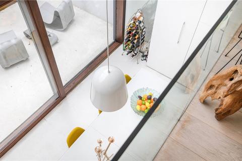 71 Buttesland Street, London, N1 6BY