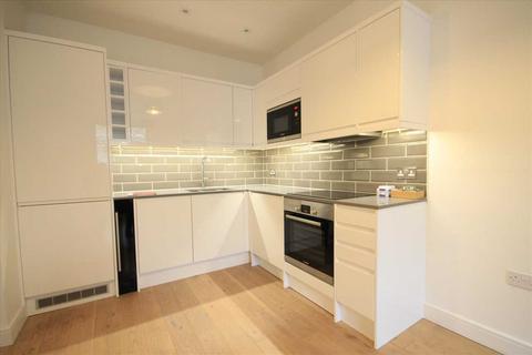 1 bedroom flat to rent, Aldenham Road, Bushey, WD23.