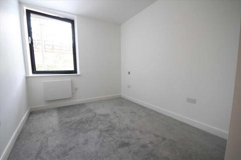 1 bedroom flat to rent, Aldenham Road, Bushey, WD23.