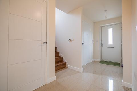 2 Aviary Road, Manchester, M12 5NN