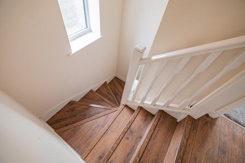 2 Aviary Road, Manchester, M12 5NN