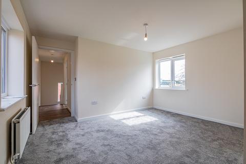 2 Aviary Road, Manchester, M12 5NN