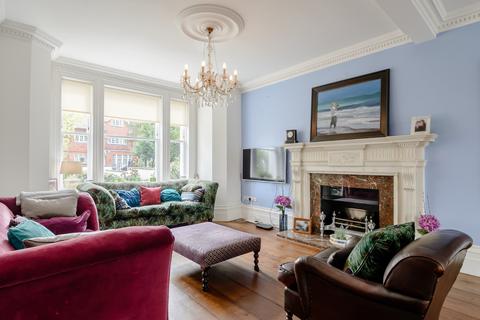 59 Oakleigh Park North, London, N20 9AT