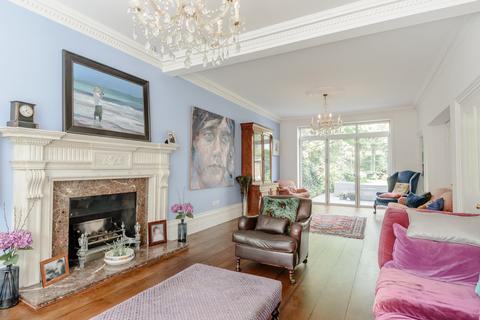 59 Oakleigh Park North, London, N20 9AT