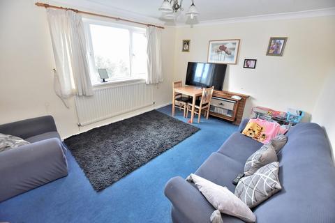 2 bedroom flat to rent, Pagham Close, Wolverhampton