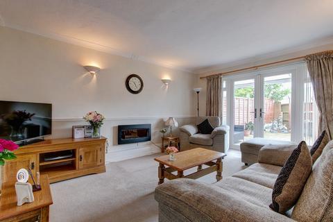 2 Lords Lane, Studley, B80 7QW