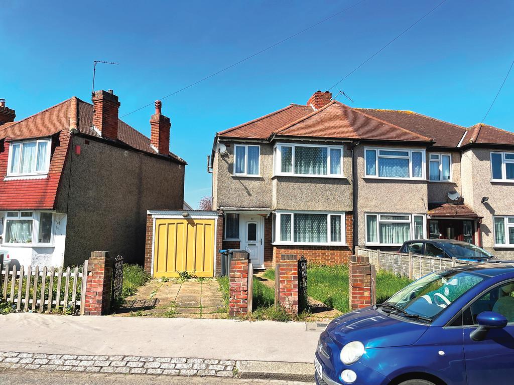 Ockley Road, Croydon, CR0 3 bed semidetached house £250,000