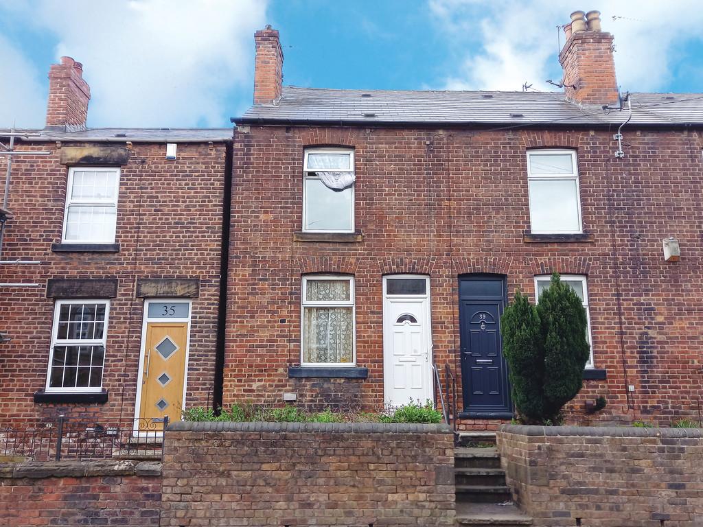 Barnsley Road, Wombwell, Barnsley, S73 2 bed end of terrace house £25,000