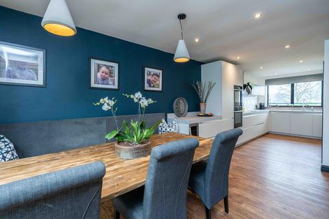 9 Pointers Hill, Westcott, Dorking, RH4 3PF
