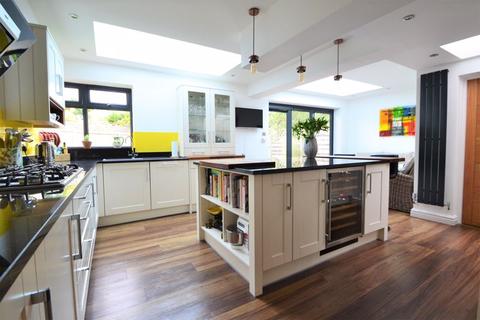 37 Appleton Drive, Greasby, Wirral, CH49 1SJ