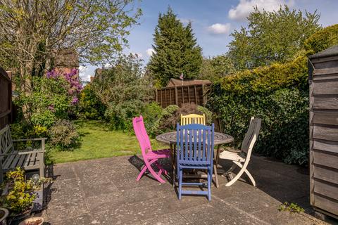 62 Albert Road, Horley, RH6 7JA