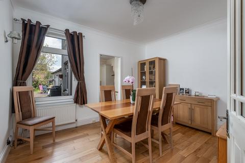 62 Albert Road, Horley, RH6 7JA