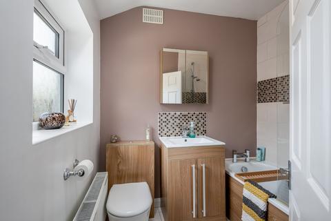 62 Albert Road, Horley, RH6 7JA