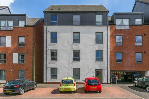 4/4 Ferry Gait Crescent, Edinburgh, EH4 4GR