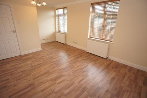 2 bedroom apartment to rent, Rayleigh Road, Thundersley.