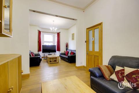 17 Livingstone Road, London, N13 4SD