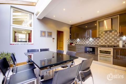 17 Livingstone Road, London, N13 4SD