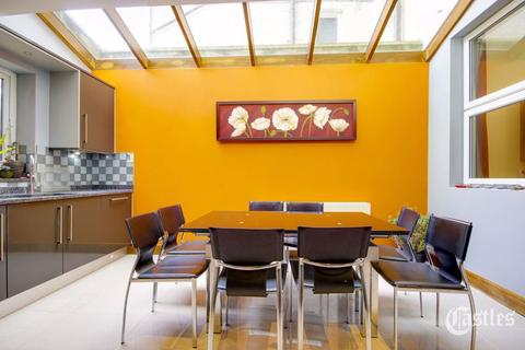 17 Livingstone Road, London, N13 4SD