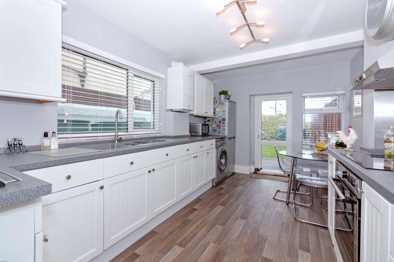 Pavilion Road, Worthing 3 bed terraced house £1,350 pcm (£312 pw)